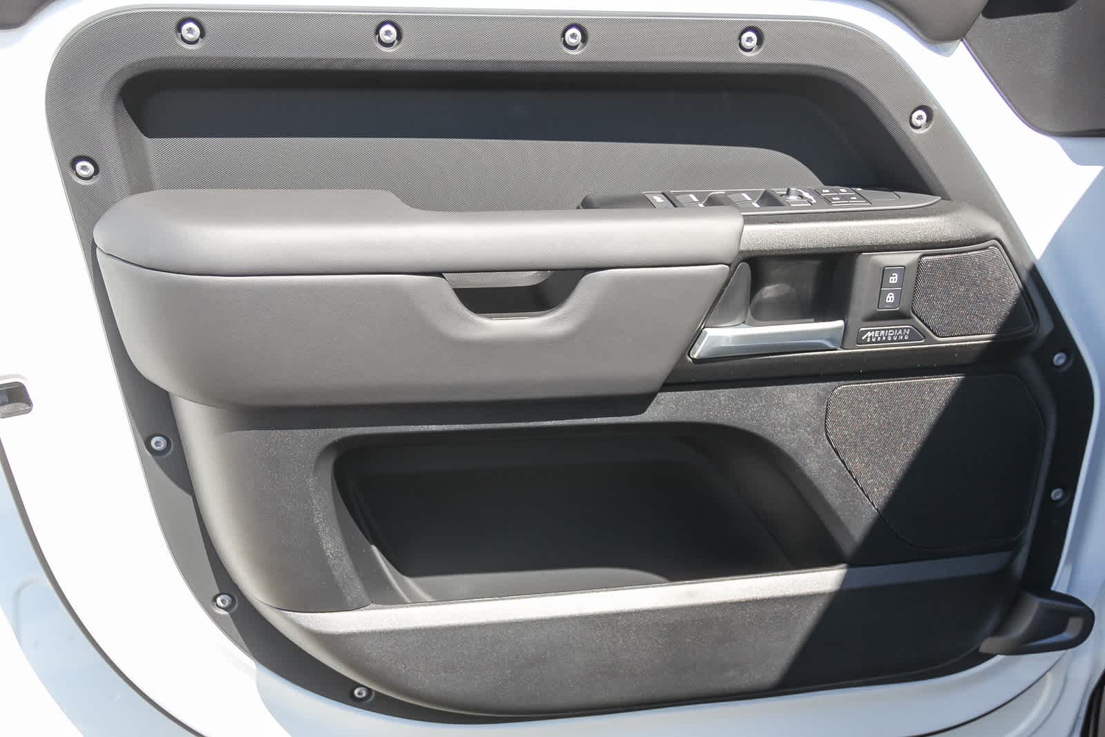 Thumbnail: 2025 Land Rover Defender - 18