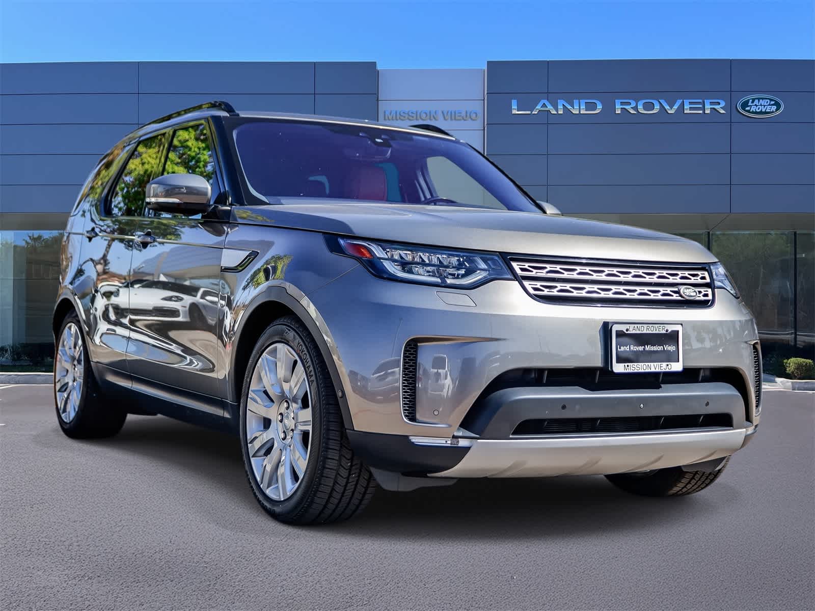 Thumbnail: 2020 Land Rover Discovery - 3