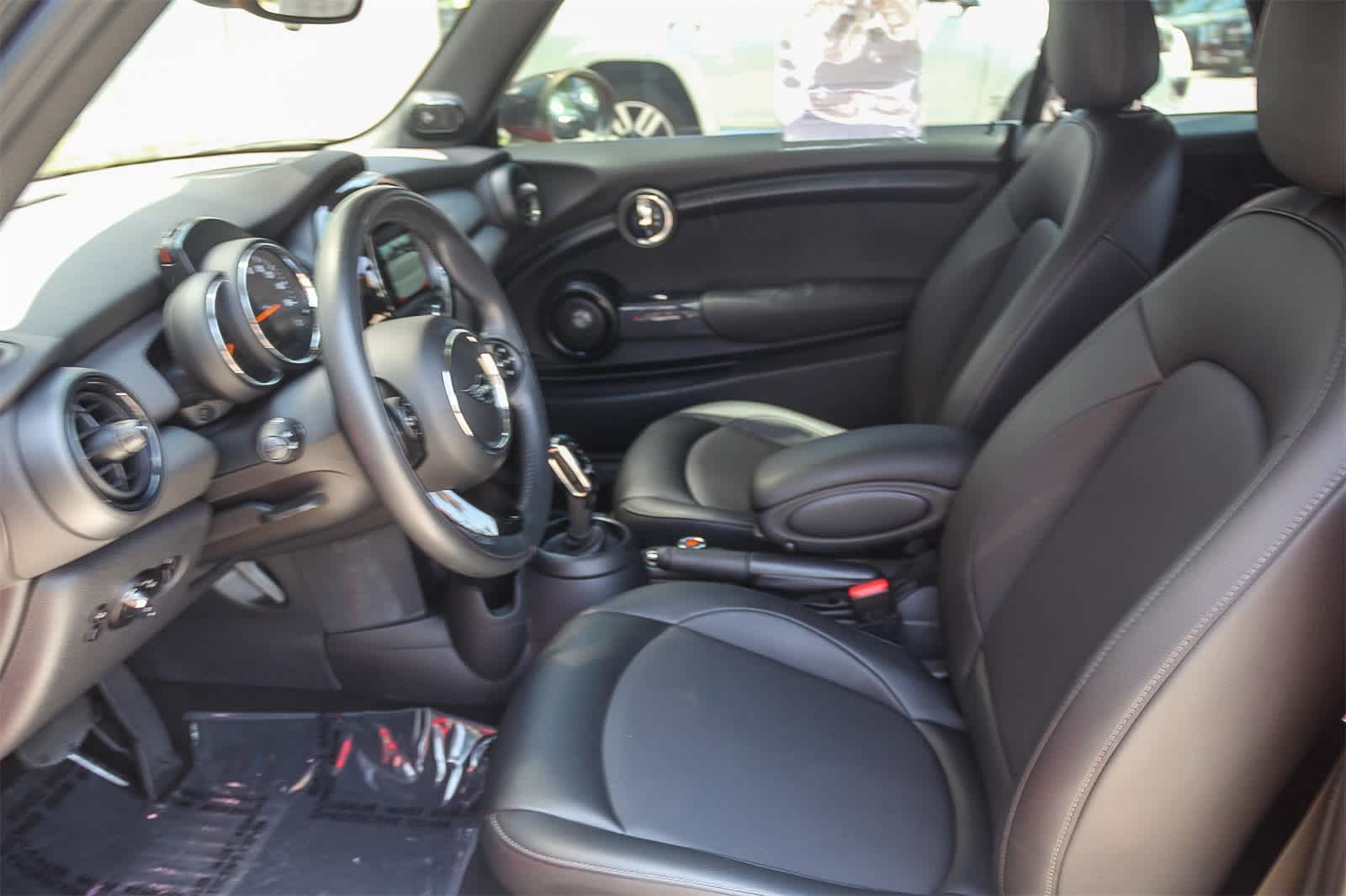 Thumbnail: 2020 MINI Cooper Convertible - 18