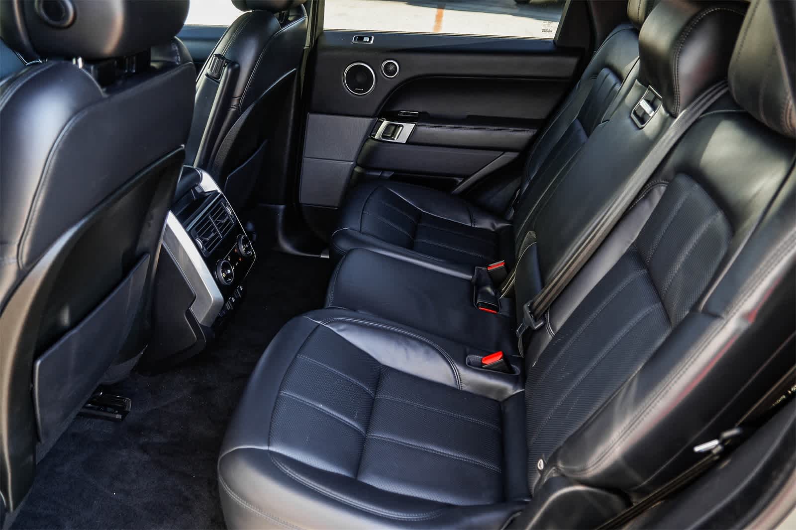 Thumbnail: 2020 Land Rover Range Rover Sport - 18