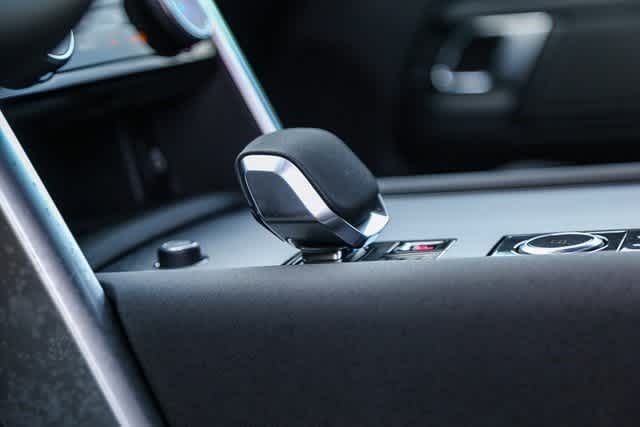 Thumbnail: 2025 Land Rover Discovery - 24