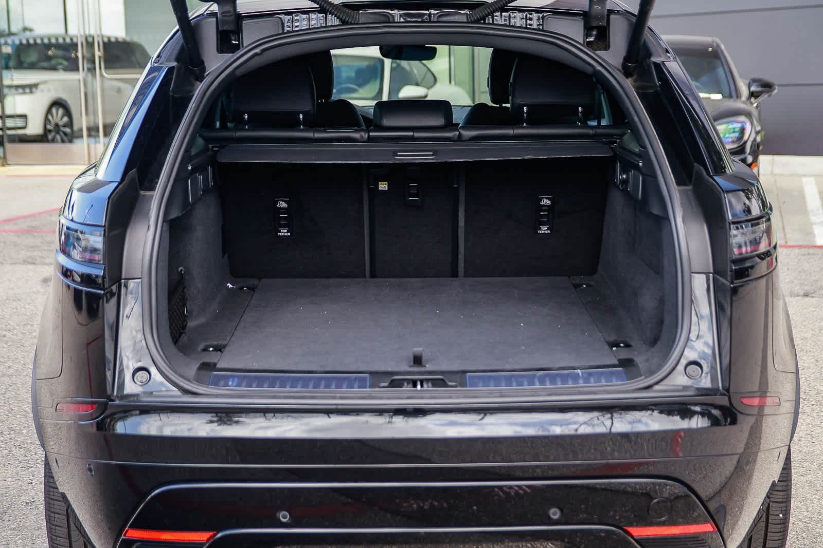 Thumbnail: 2025 Land Rover Range Rover Velar - 28