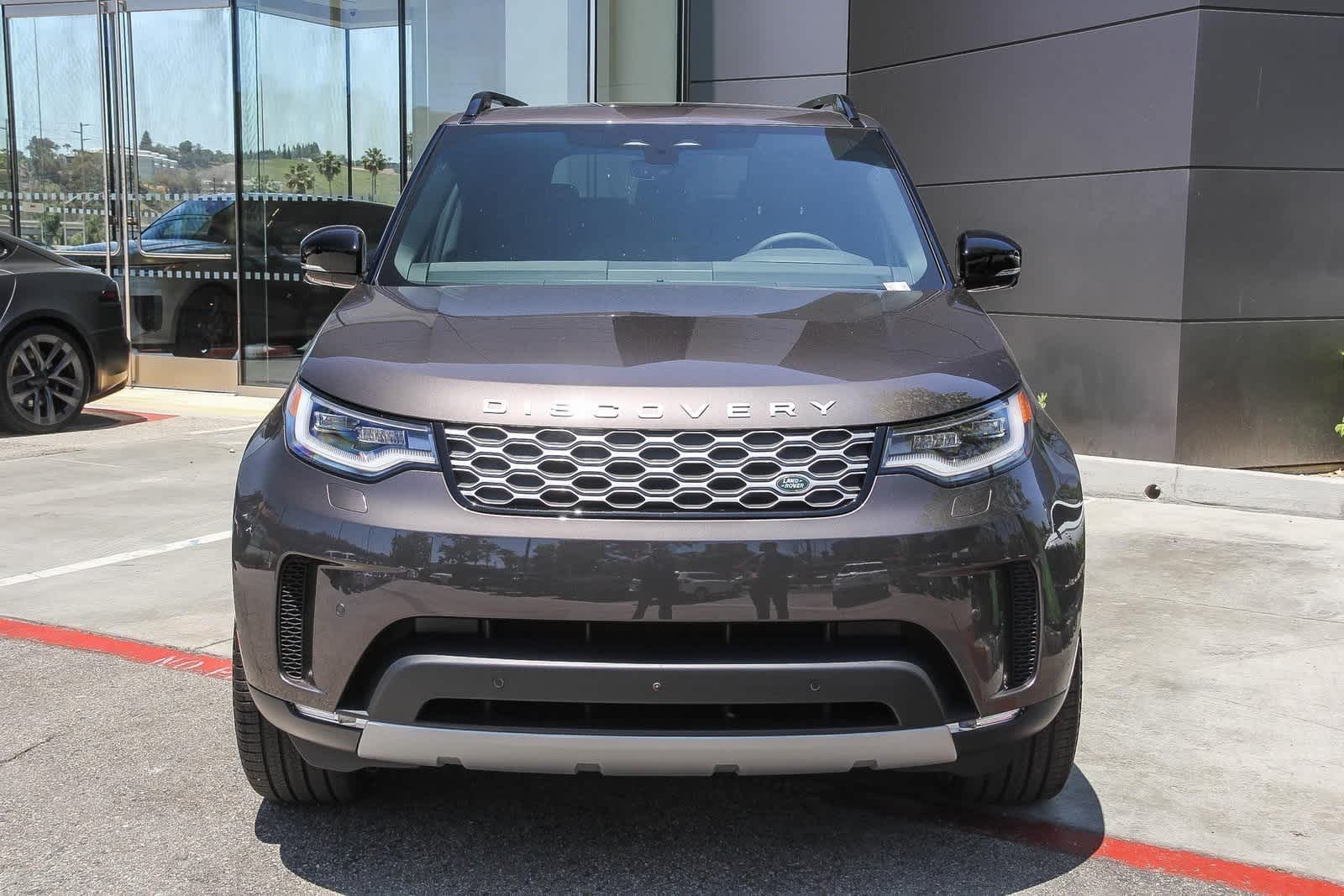 Thumbnail: 2025 Land Rover Discovery - 2