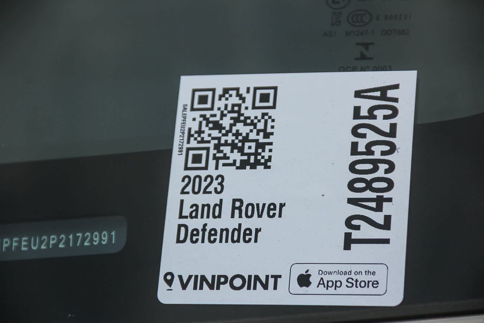 Thumbnail: 2023 Land Rover Defender - 28