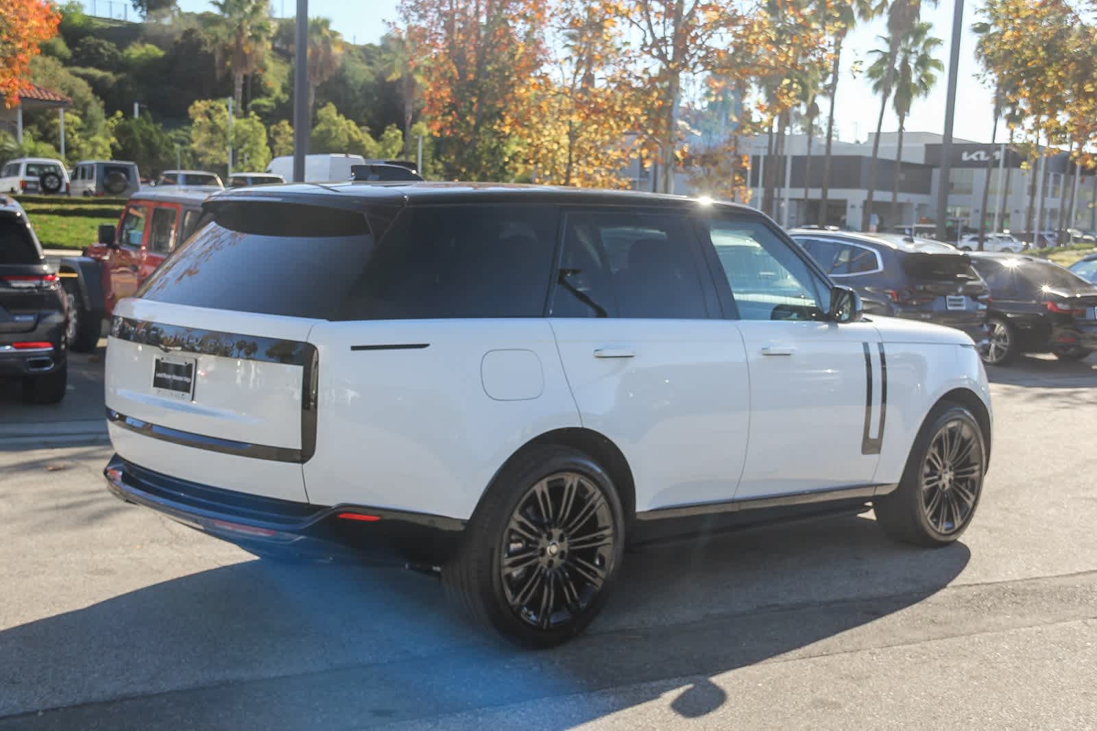 Thumbnail: 2025 Land Rover Range Rover - 9