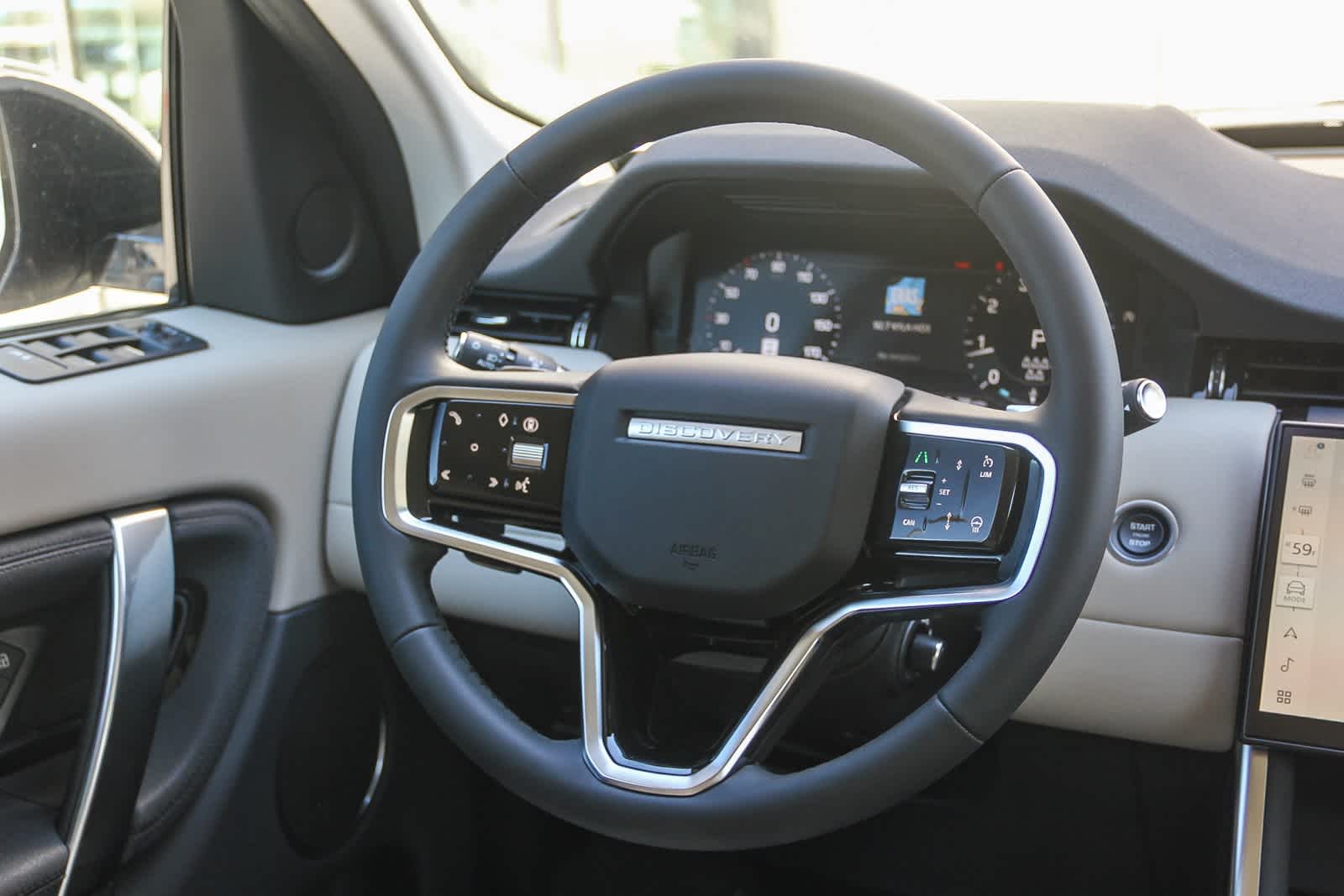 Thumbnail: 2025 Land Rover Discovery Sport - 14