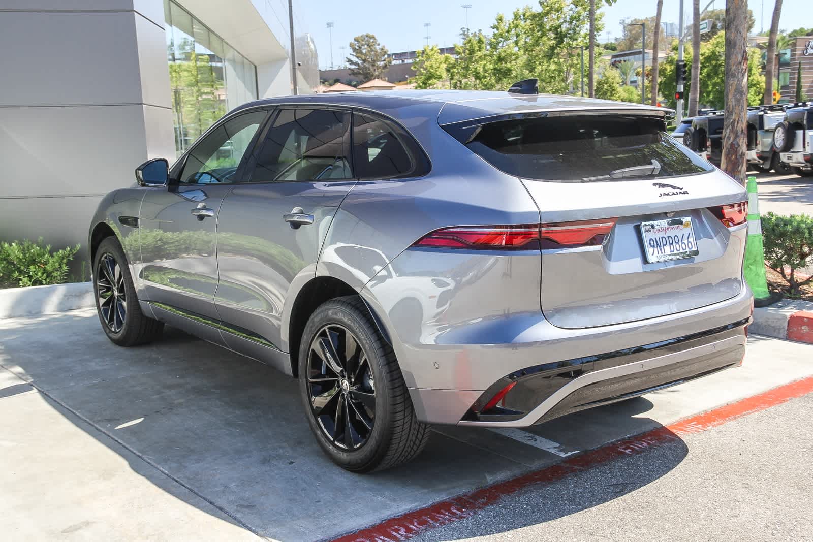 2025 Jaguar F-PACE P250 R-Dynamic S photo 3