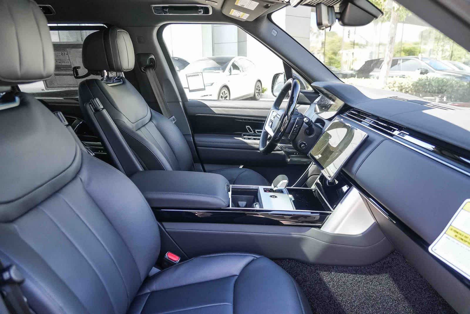 Thumbnail: 2026 Land Rover Range Rover - 16