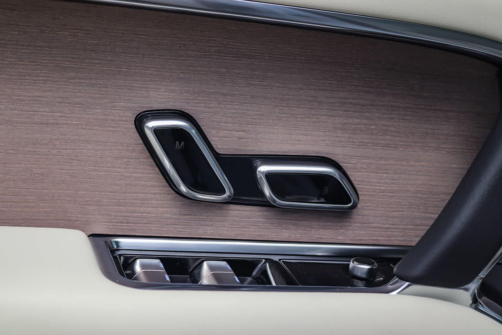 Thumbnail: 2026 Land Rover Range Rover - 22