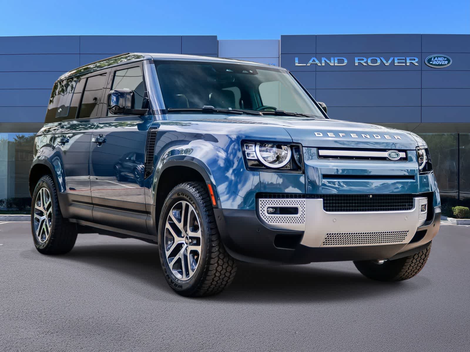 Thumbnail: 2023 Land Rover Defender - 3