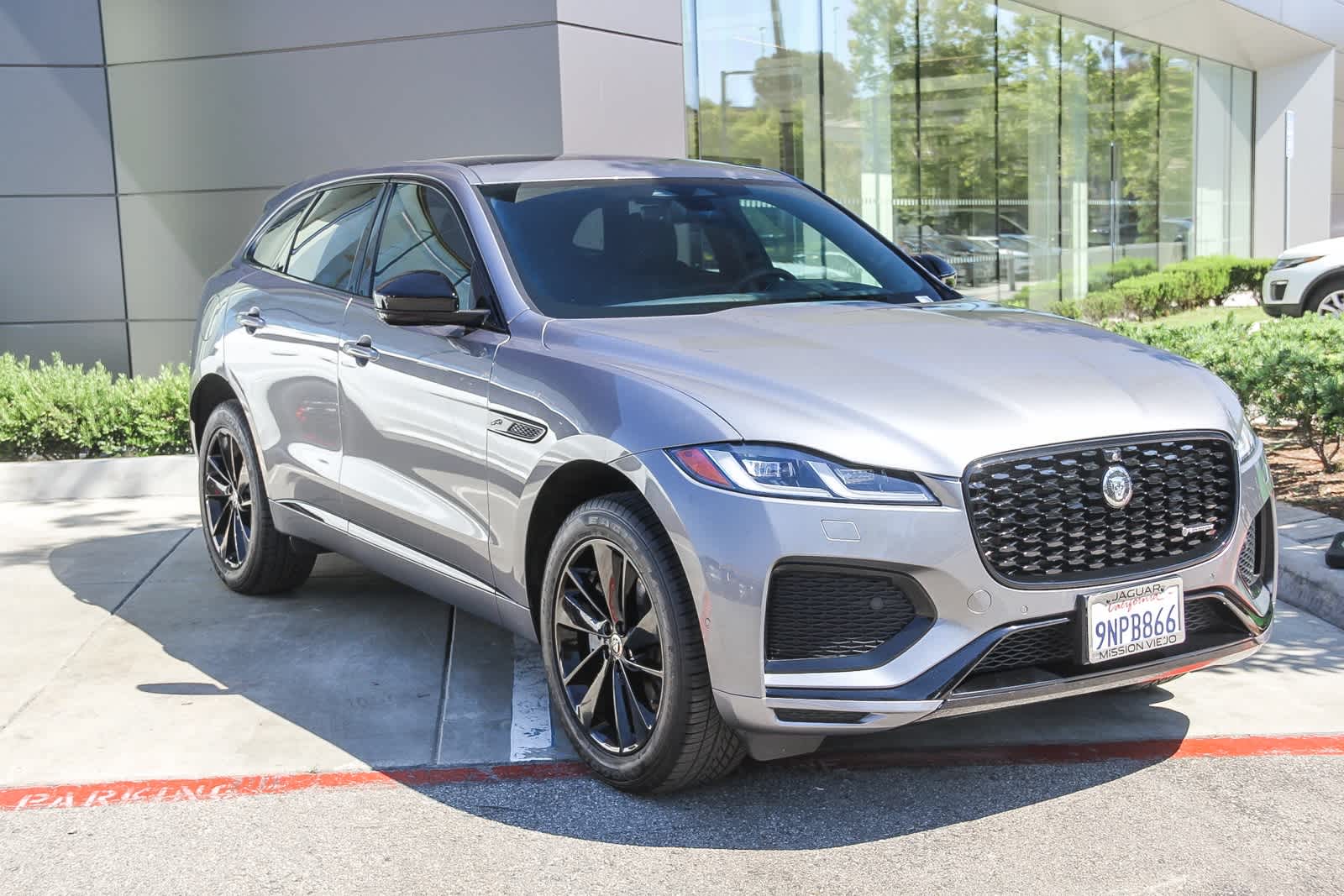 2025 Jaguar F-PACE P250 R-Dynamic S photo 2