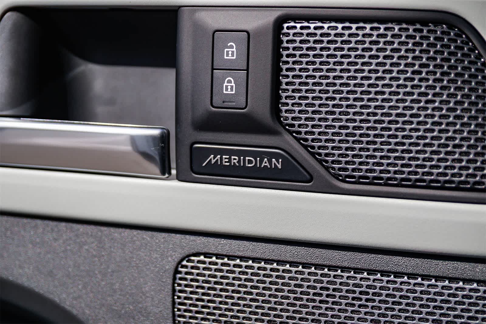 Thumbnail: 2023 Land Rover Defender - 21