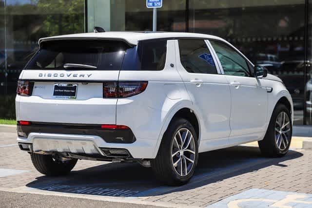 Thumbnail: 2024 Land Rover Discovery Sport - 4