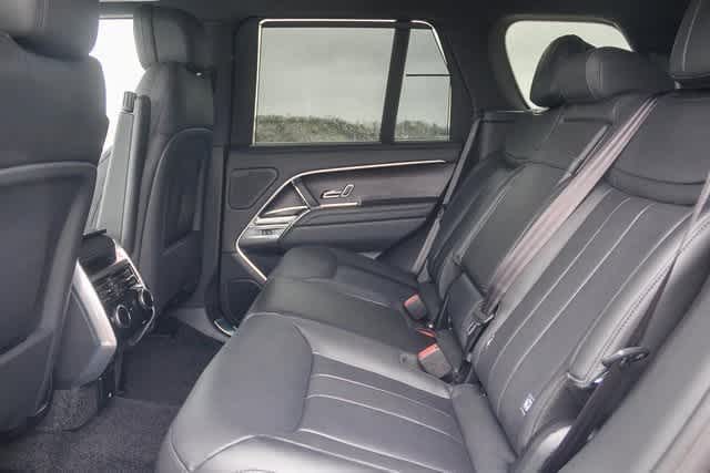 Thumbnail: 2025 Land Rover Range Rover - 15