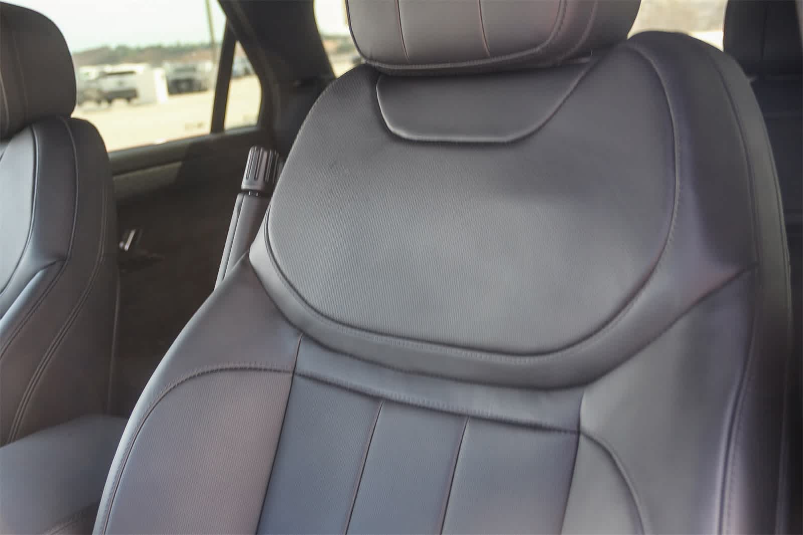 Thumbnail: 2025 Land Rover Range Rover Sport - 25