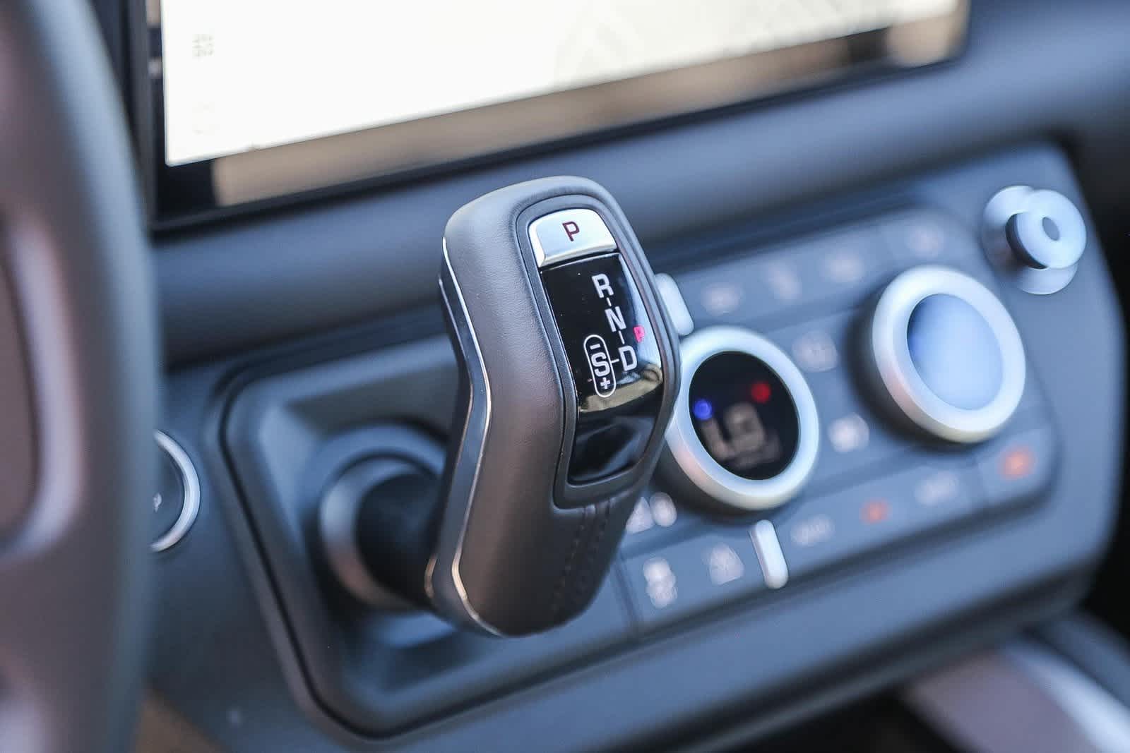 Thumbnail: 2025 Land Rover Defender - 19