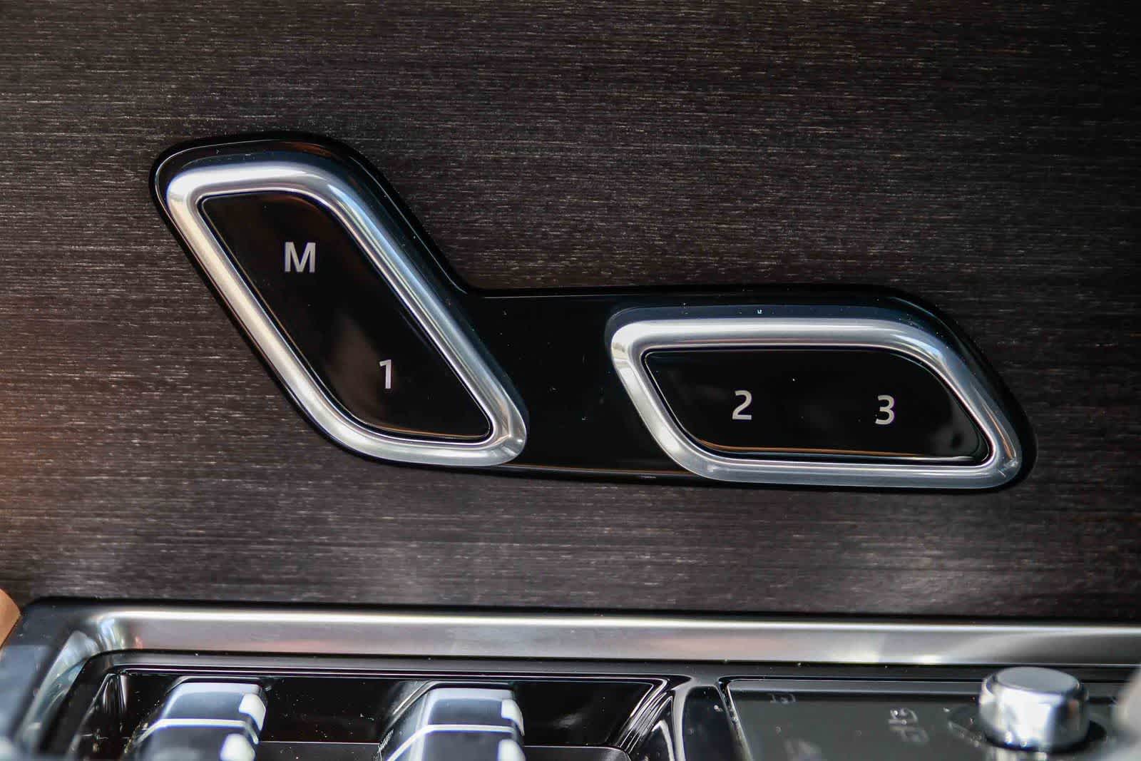 Thumbnail: 2026 Land Rover Range Rover - 22