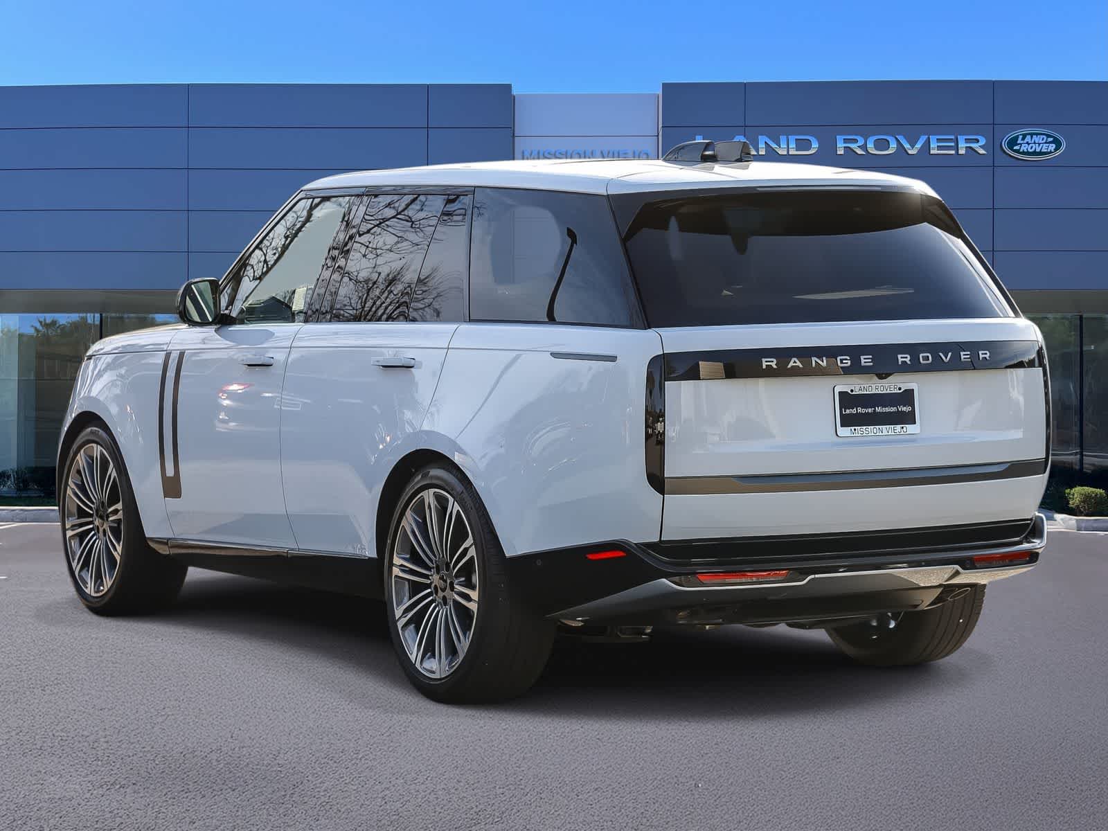 Thumbnail: 2026 Land Rover Range Rover - 7