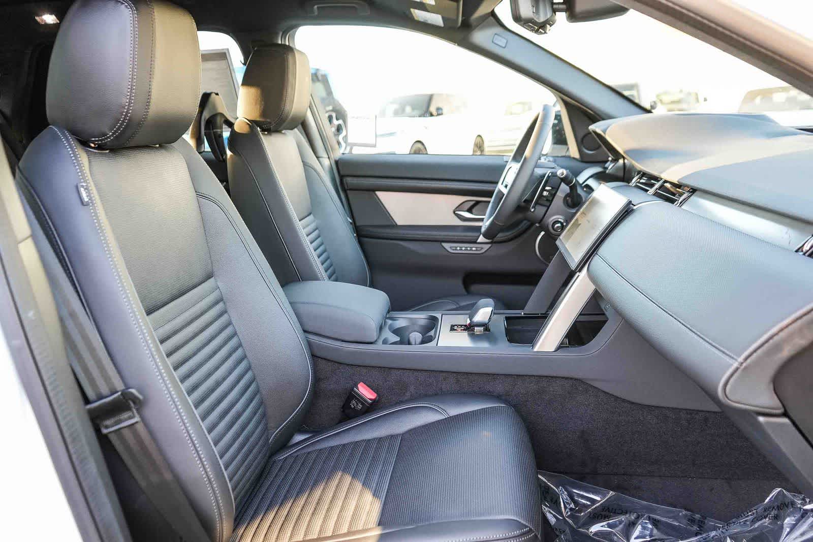 Thumbnail: 2026 Land Rover Discovery Sport - 14