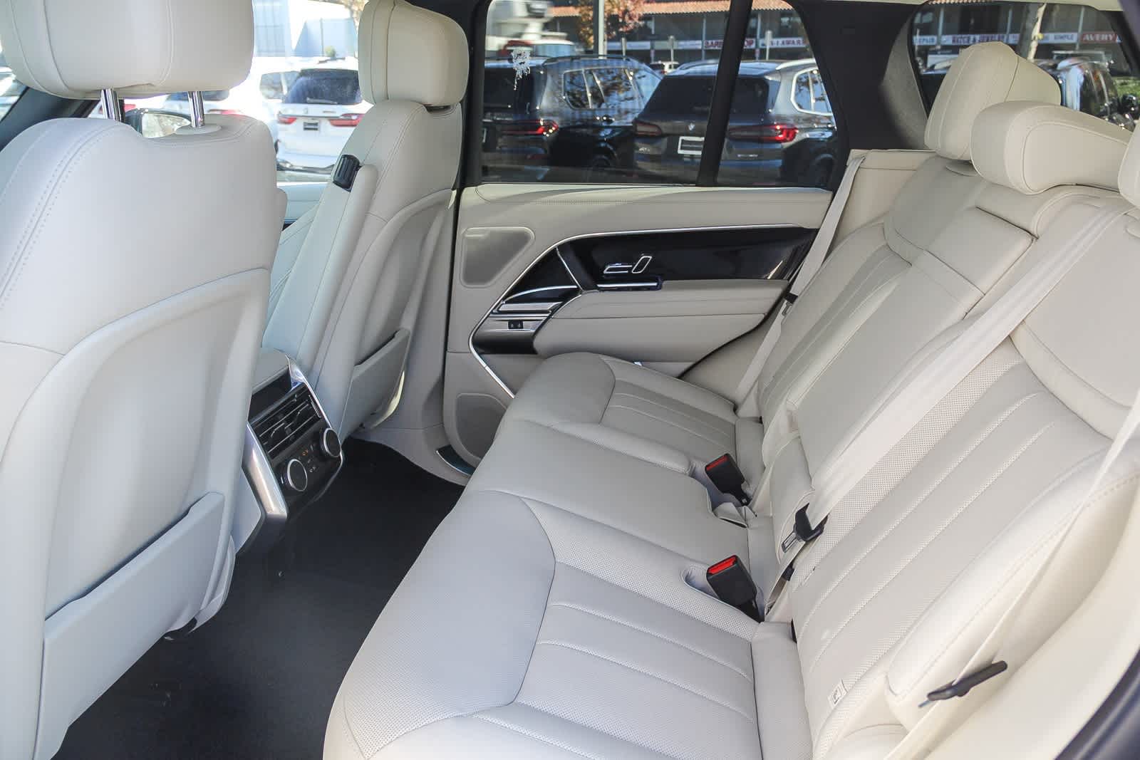 Thumbnail: 2025 Land Rover Range Rover - 16