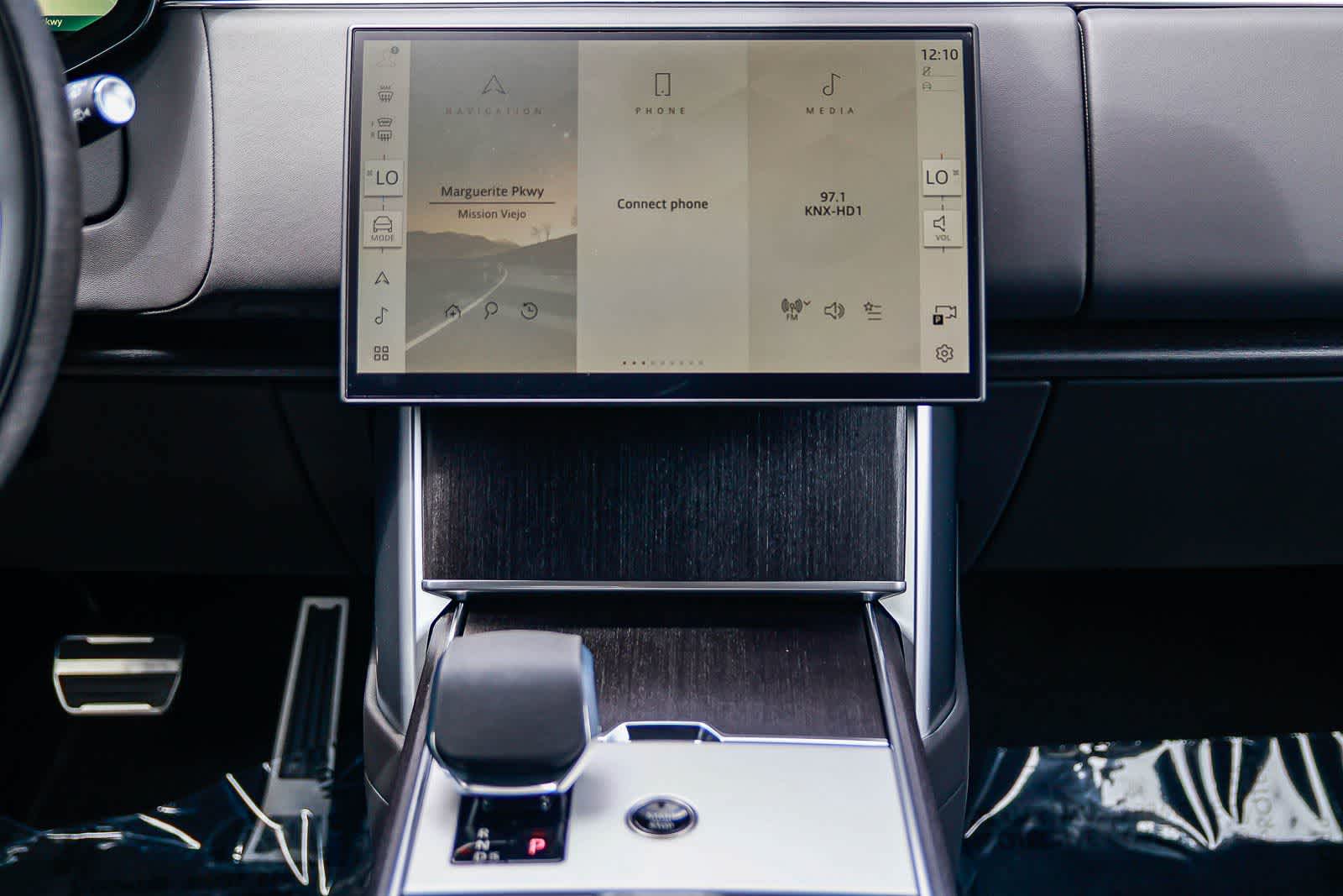 Thumbnail: 2026 Land Rover Range Rover - 13