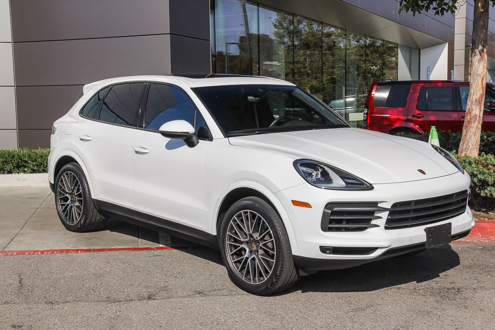Thumbnail: 2023 Porsche Cayenne - 3
