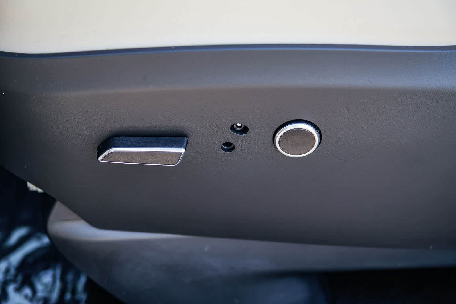 Thumbnail: 2023 Tesla Model X - 22