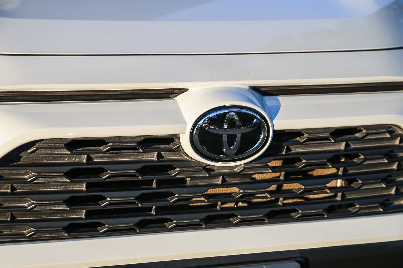 Thumbnail: 2023 Toyota RAV4 - 5