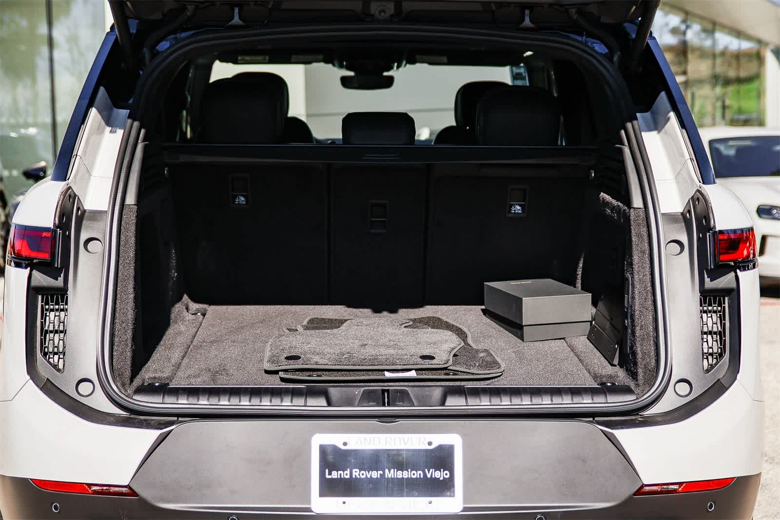 Thumbnail: 2026 Land Rover Range Rover Sport - 29