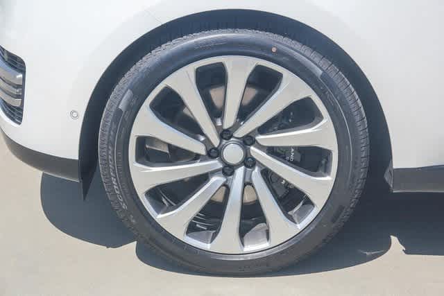 Thumbnail: 2025 Land Rover Range Rover - 10