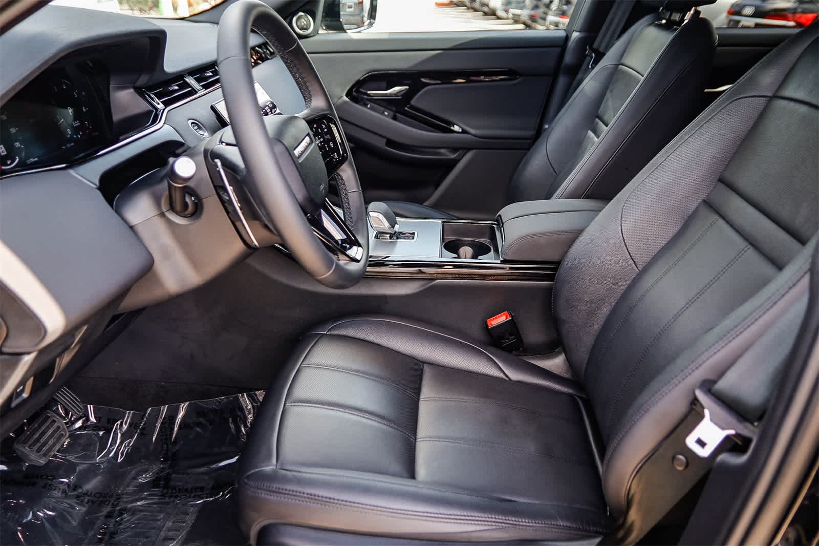 Thumbnail: 2025 Land Rover Range Rover Evoque - 16