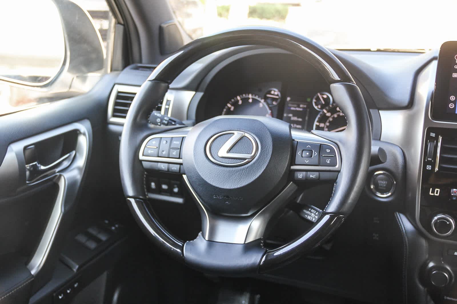 Thumbnail: 2023 Lexus GX - 15
