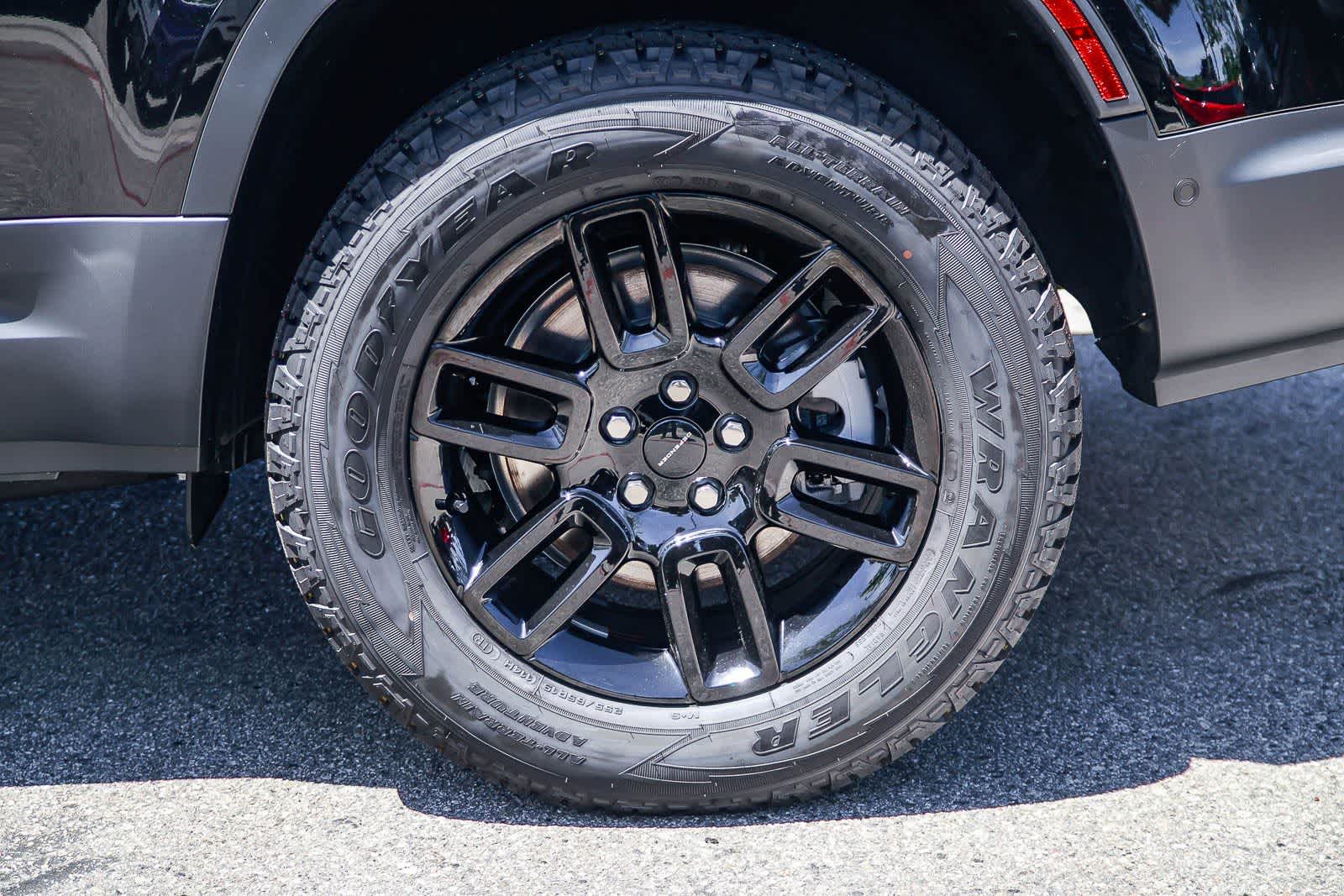 Thumbnail: 2026 Land Rover Defender - 8