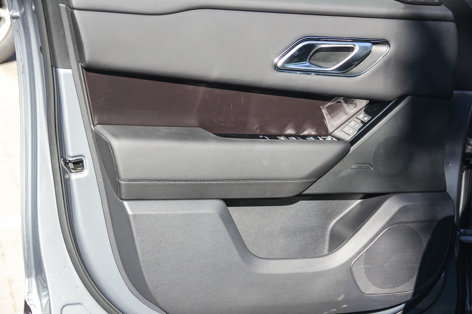 Thumbnail: 2026 Land Rover Range Rover Velar - 17