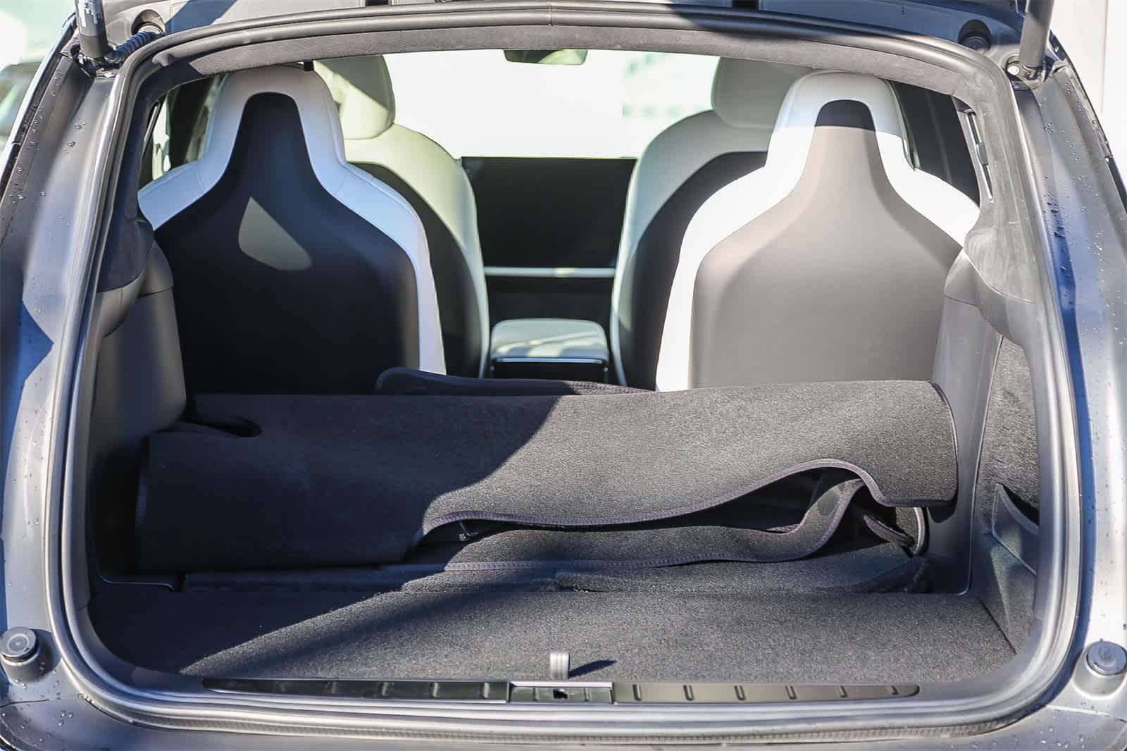 Thumbnail: 2022 Tesla Model X - 23