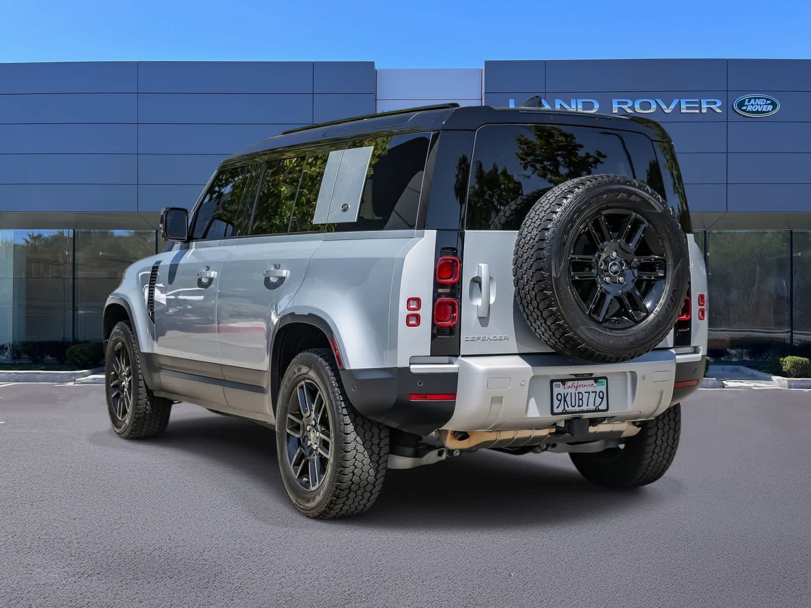 Thumbnail: 2024 Land Rover Defender - 5