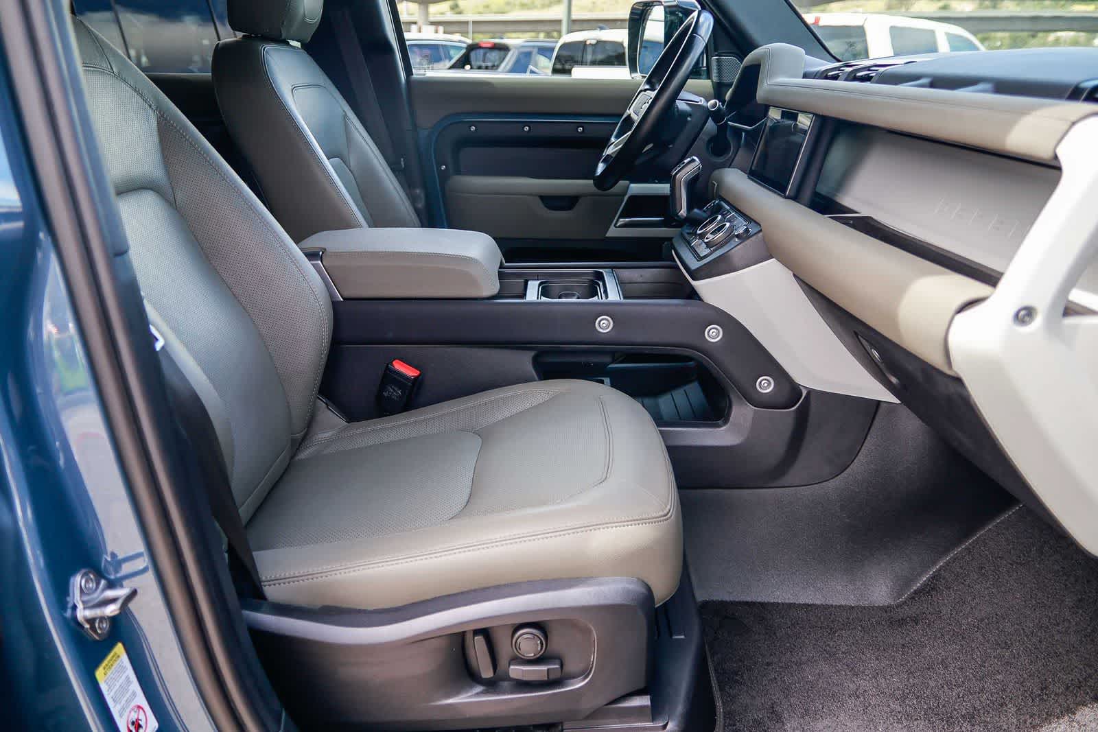 Thumbnail: 2023 Land Rover Defender - 17