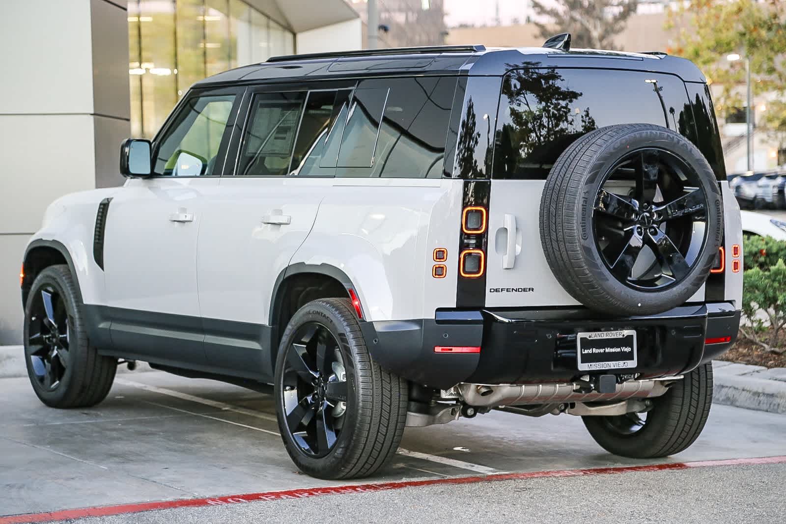 Thumbnail: 2026 Land Rover Defender - 8