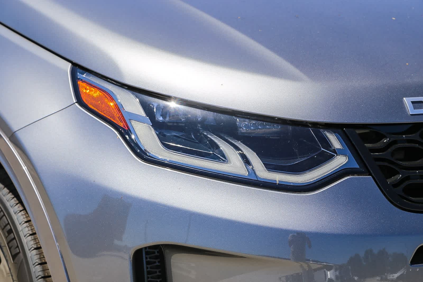 Thumbnail: 2025 Land Rover Discovery Sport - 4