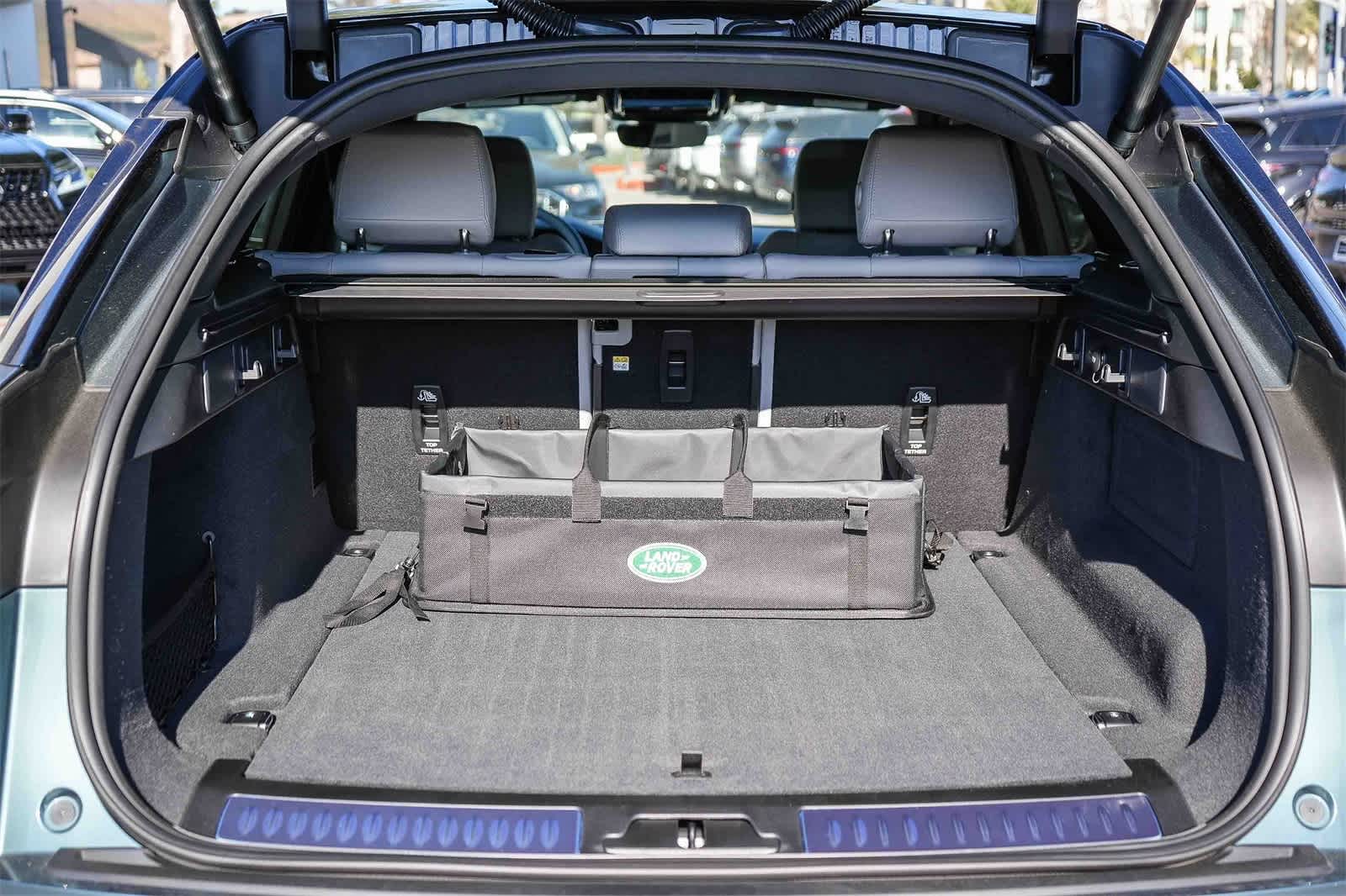 Thumbnail: 2026 Land Rover Range Rover Velar - 25