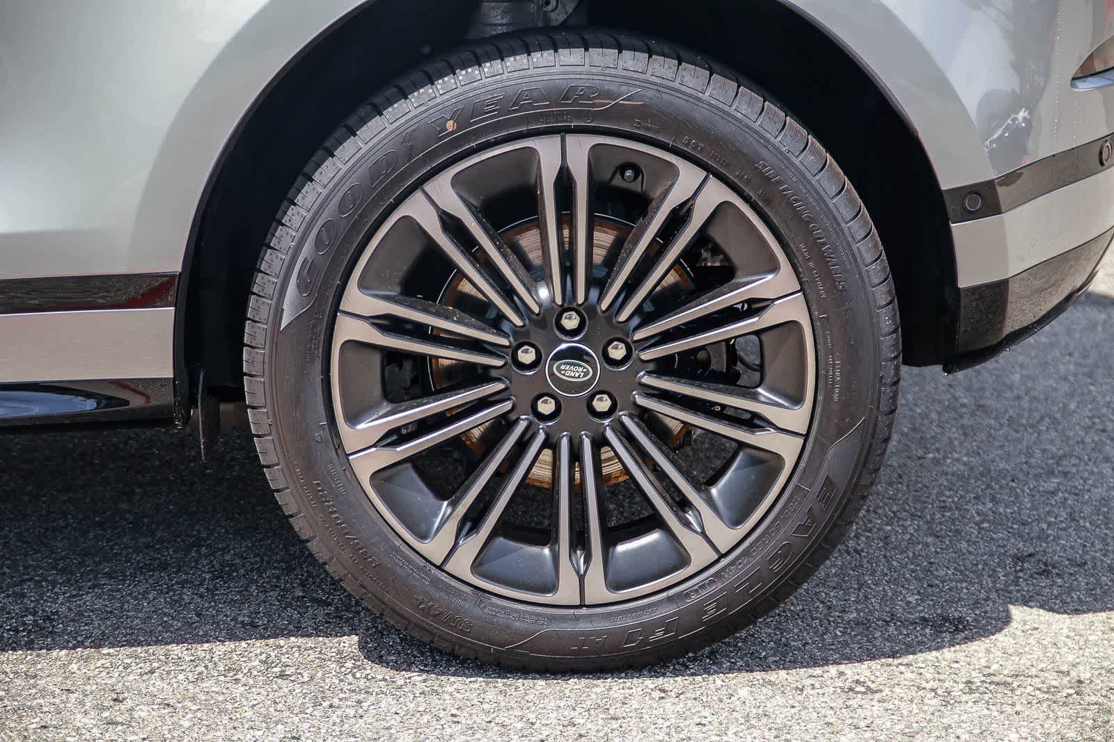 Thumbnail: 2026 Land Rover Range Rover Evoque - 8