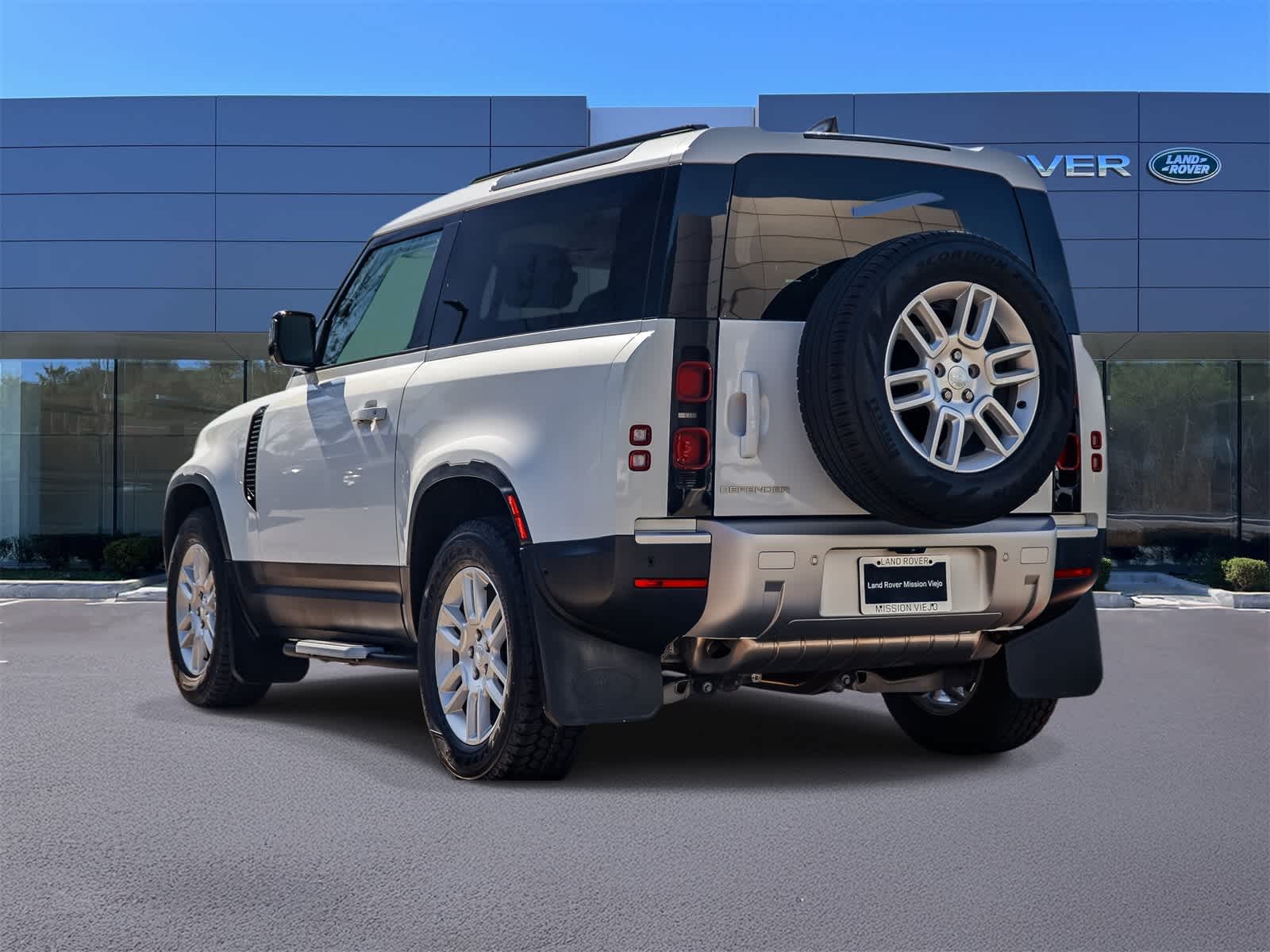 Thumbnail: 2023 Land Rover Defender - 6