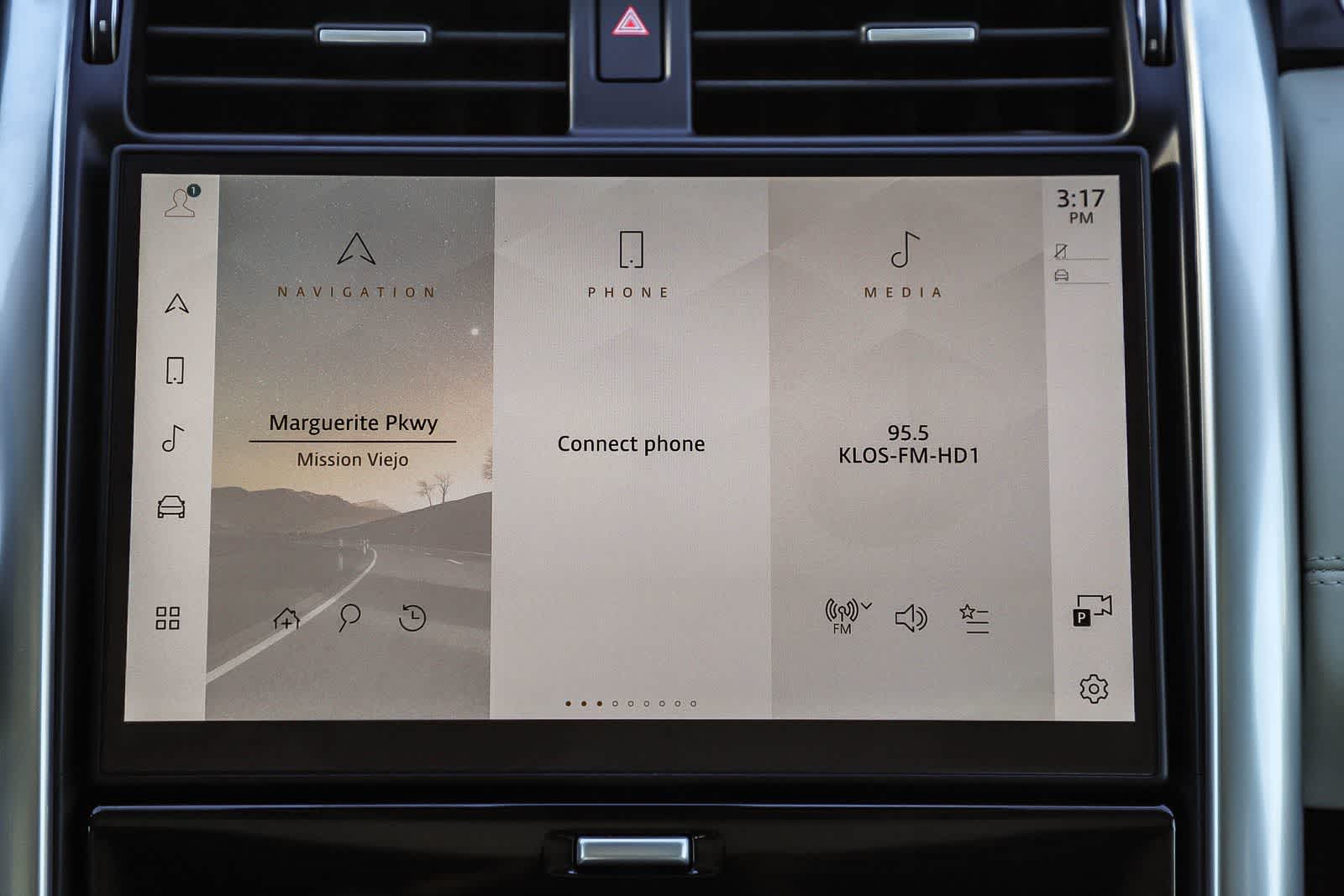 Thumbnail: 2026 Land Rover Discovery - 15