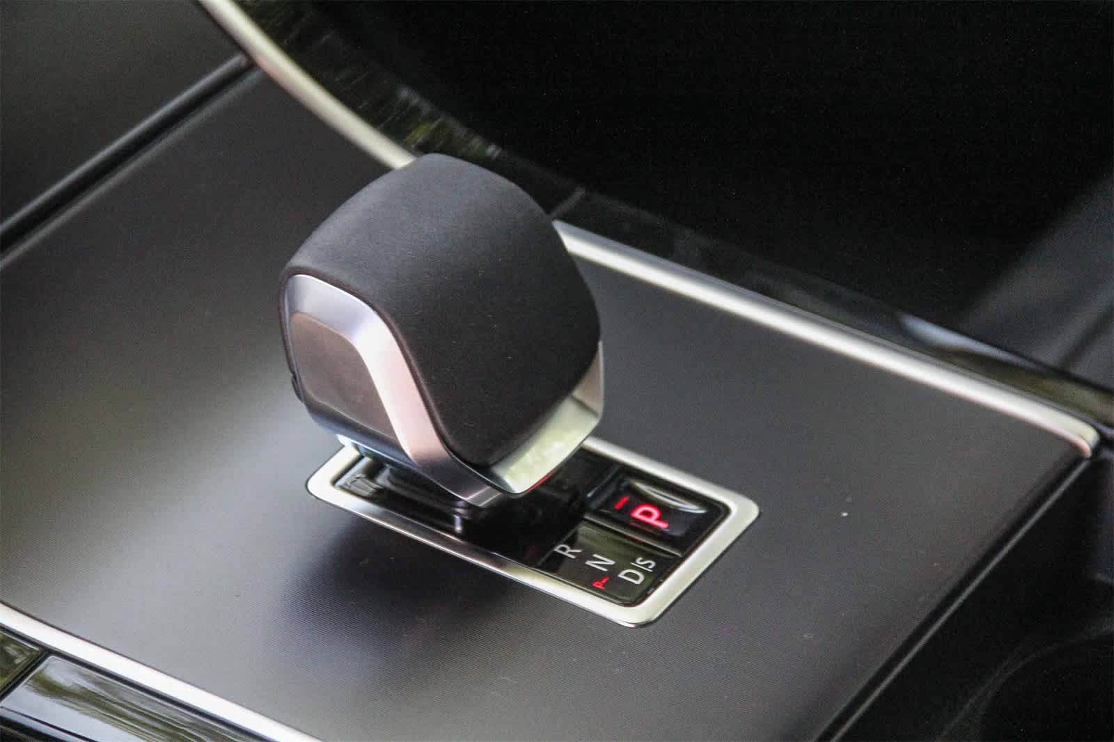 Thumbnail: 2026 Land Rover Range Rover Velar - 19