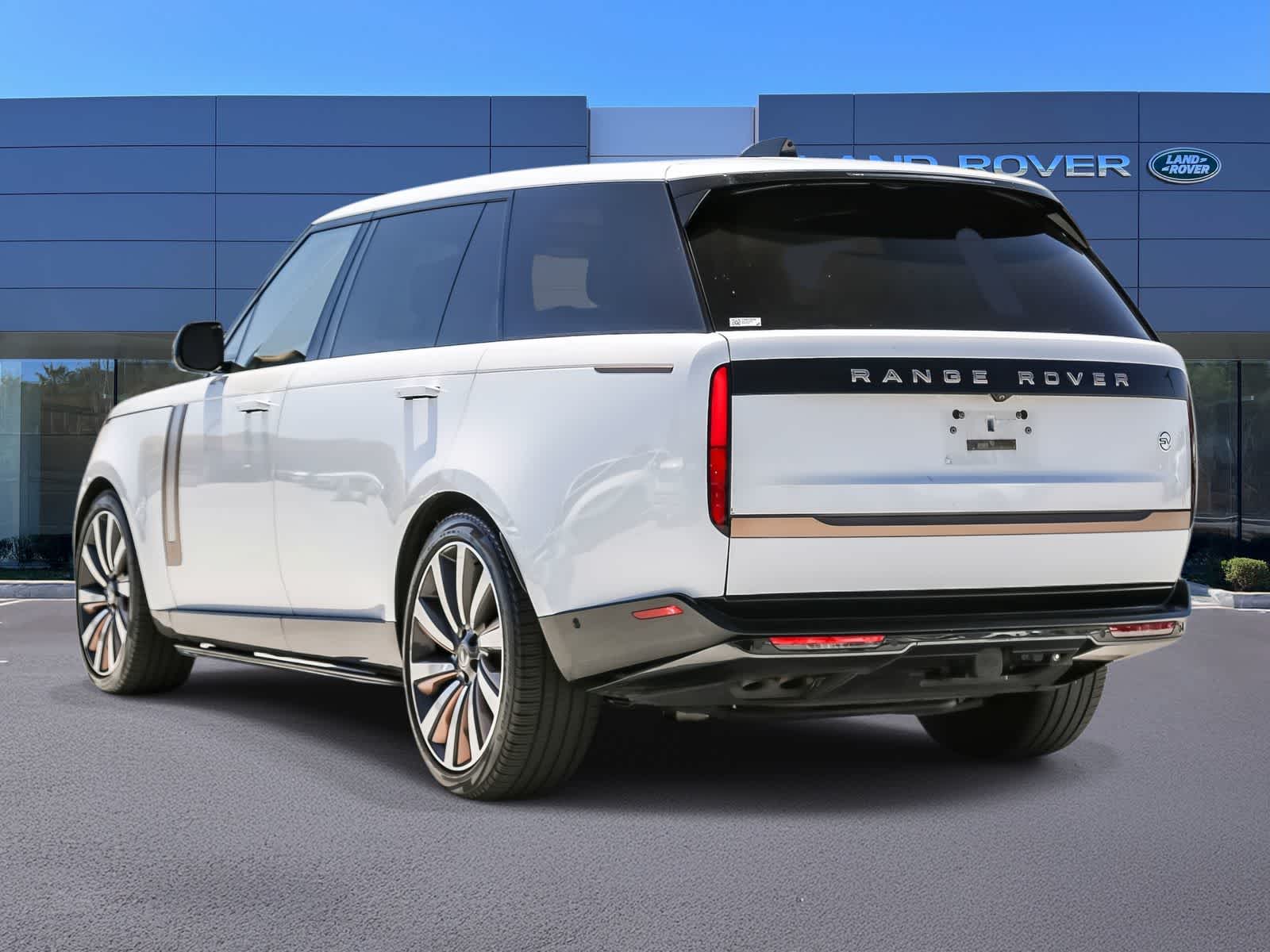 Thumbnail: 2023 Land Rover Range Rover - 6