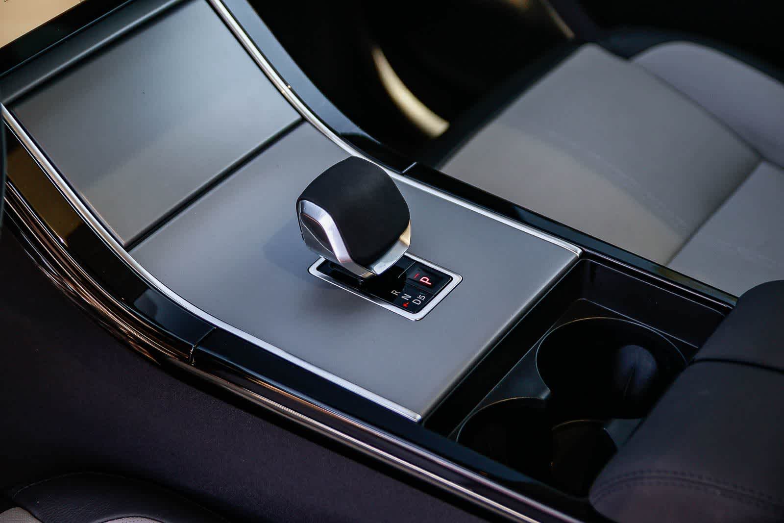 Thumbnail: 2025 Land Rover Range Rover Velar - 20