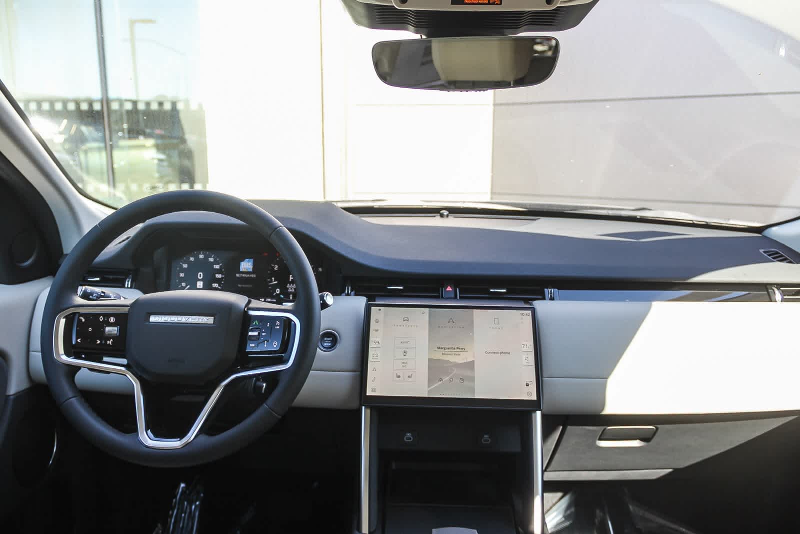 Thumbnail: 2025 Land Rover Discovery Sport - 12