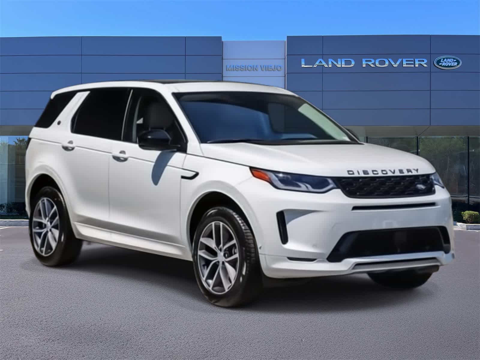 Thumbnail: 2024 Land Rover Discovery Sport - 3
