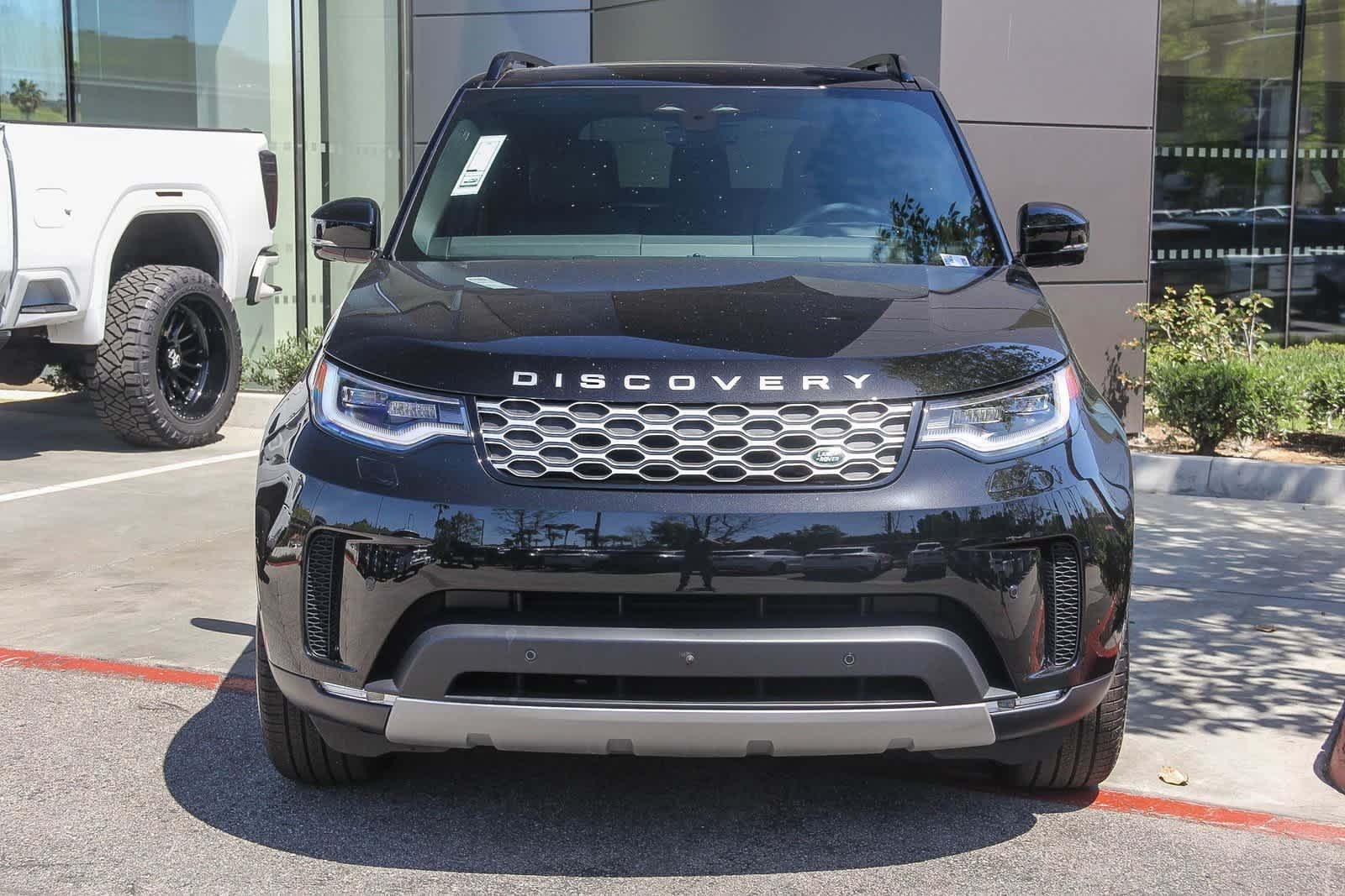 Thumbnail: 2025 Land Rover Discovery - 2