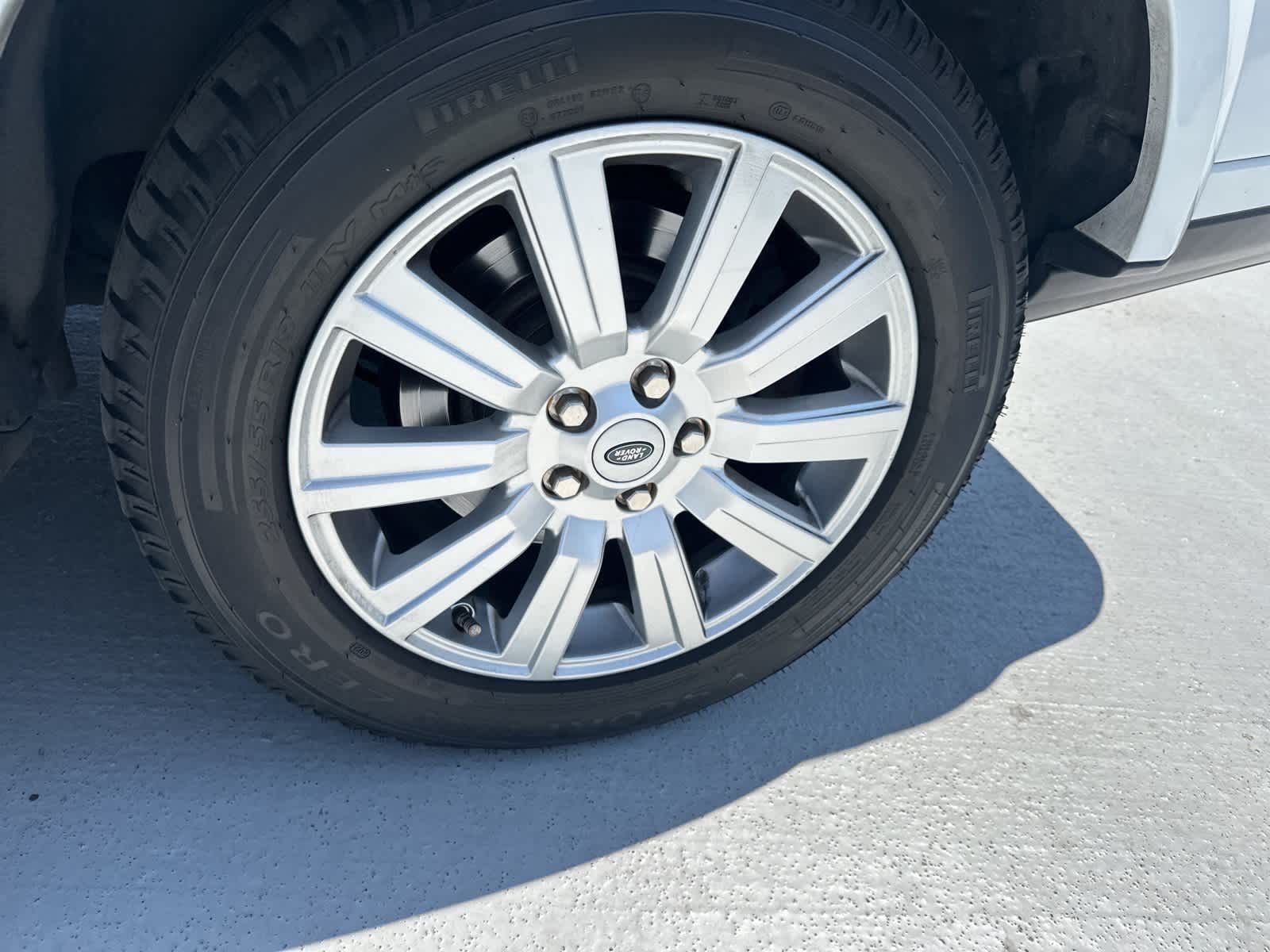 Thumbnail: 2013 Land Rover LR4 - 11
